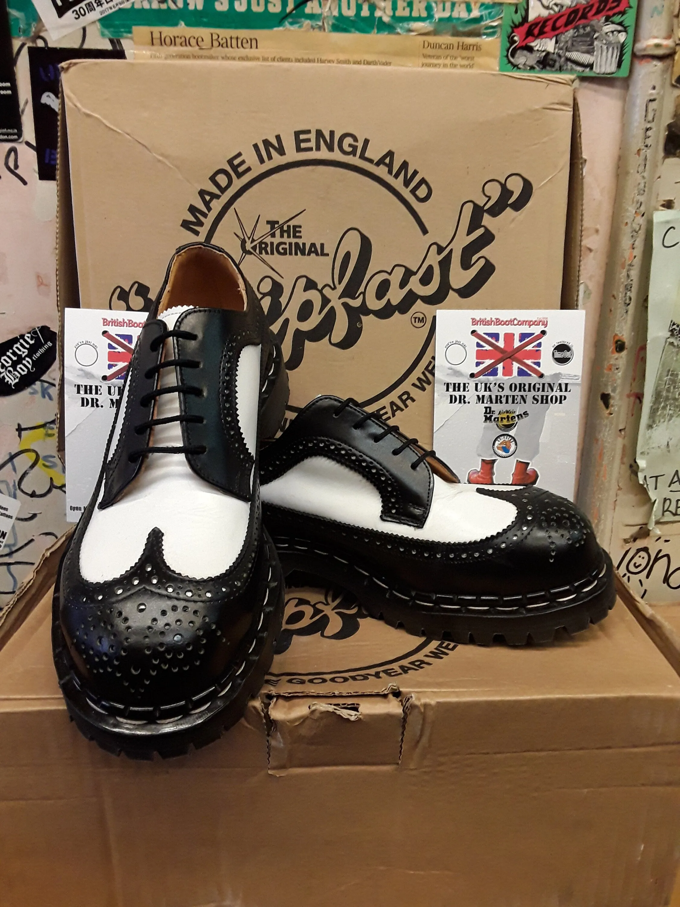 Gripfast Made in England Black and White Size Two Tone Brogue Various Sizes