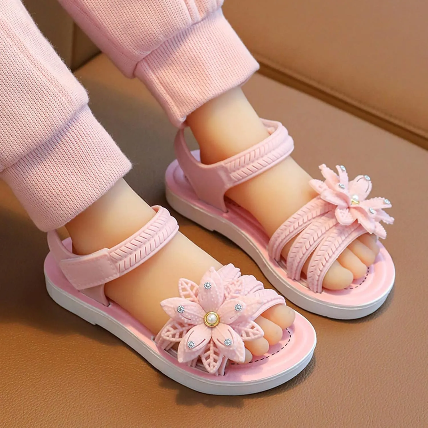 Little Girls Sandals Soft Sole Non Slip Comfortable Open Toe Flat Sandals with Flower Princess Bridesmaid Slides