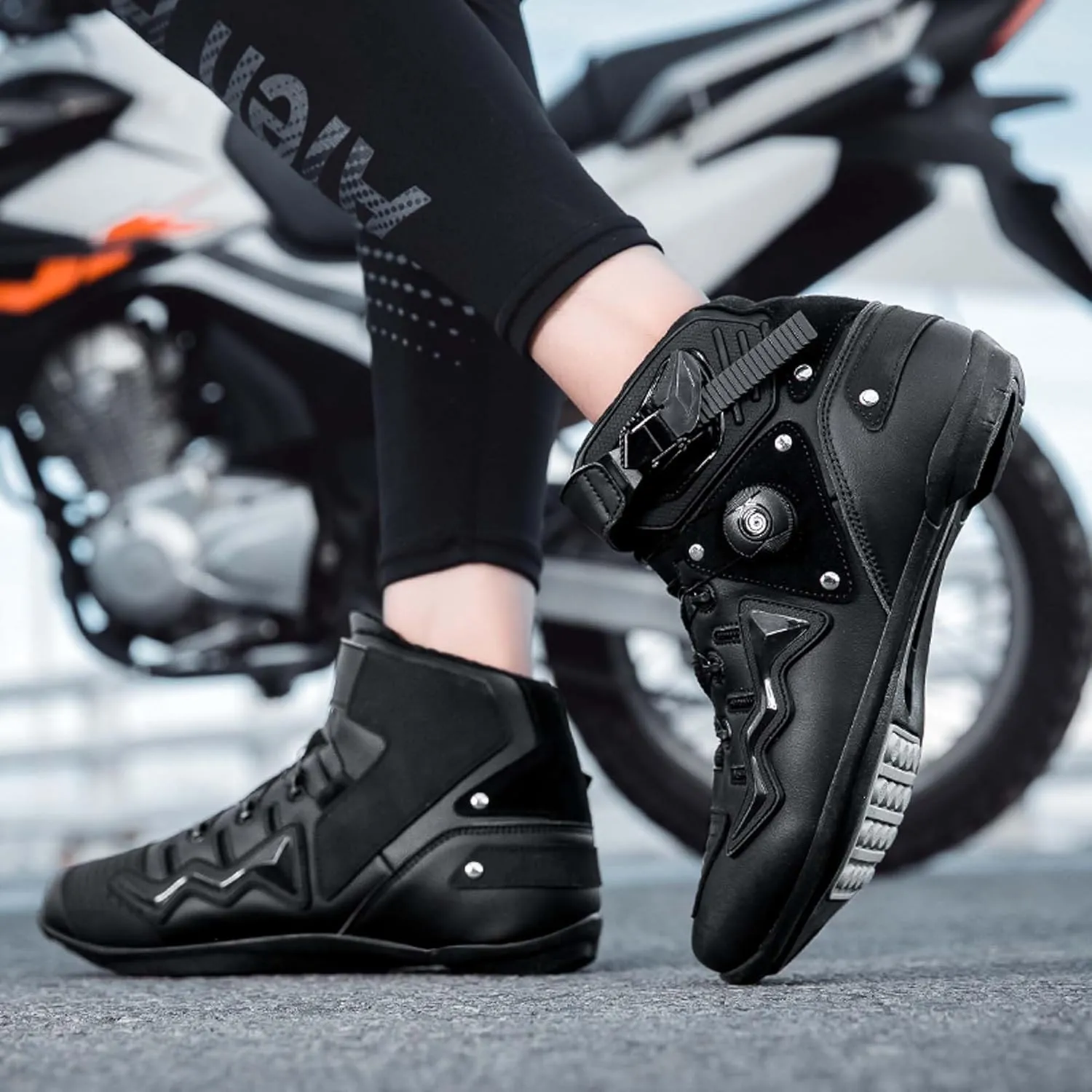 Mens Fashion Motorcycle/Motorbike Boots Crash Protection Stylish short Ankle Racing Adventure Off Road Touring Sports Safety Shoes Reinforced Street Riding Shoes Ankle Support, Anti-Slip Sole