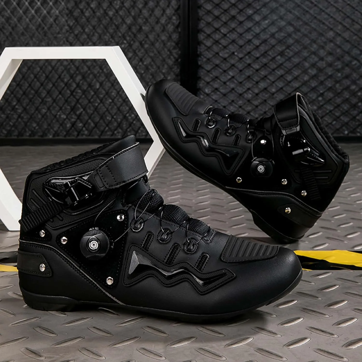 Mens Fashion Motorcycle/Motorbike Boots Crash Protection Stylish short Ankle Racing Adventure Off Road Touring Sports Safety Shoes Reinforced Street Riding Shoes Ankle Support, Anti-Slip Sole