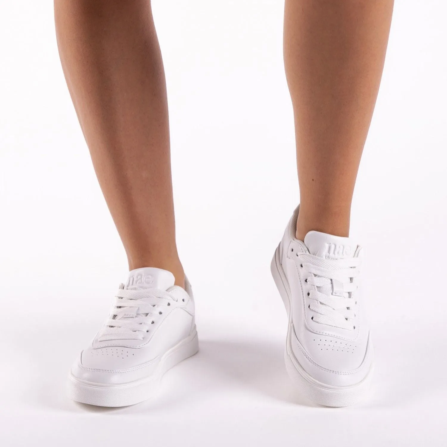 Pole Vegan Lace-up Basic Sneakers White